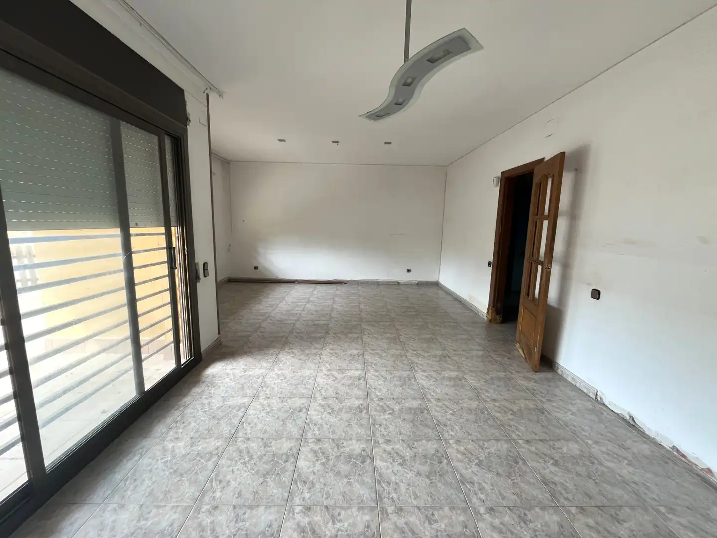 Piso en venta en Girona con Calefacción, Terraza y Balcón