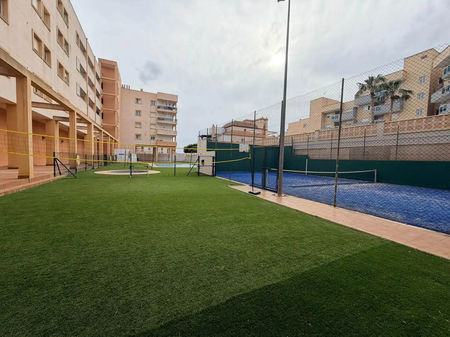 Parkplatz von Wohnung zum Verkauf in Roquetas de Mar mit Klimaanlage, Möbliert und Gemeinschaftspool
