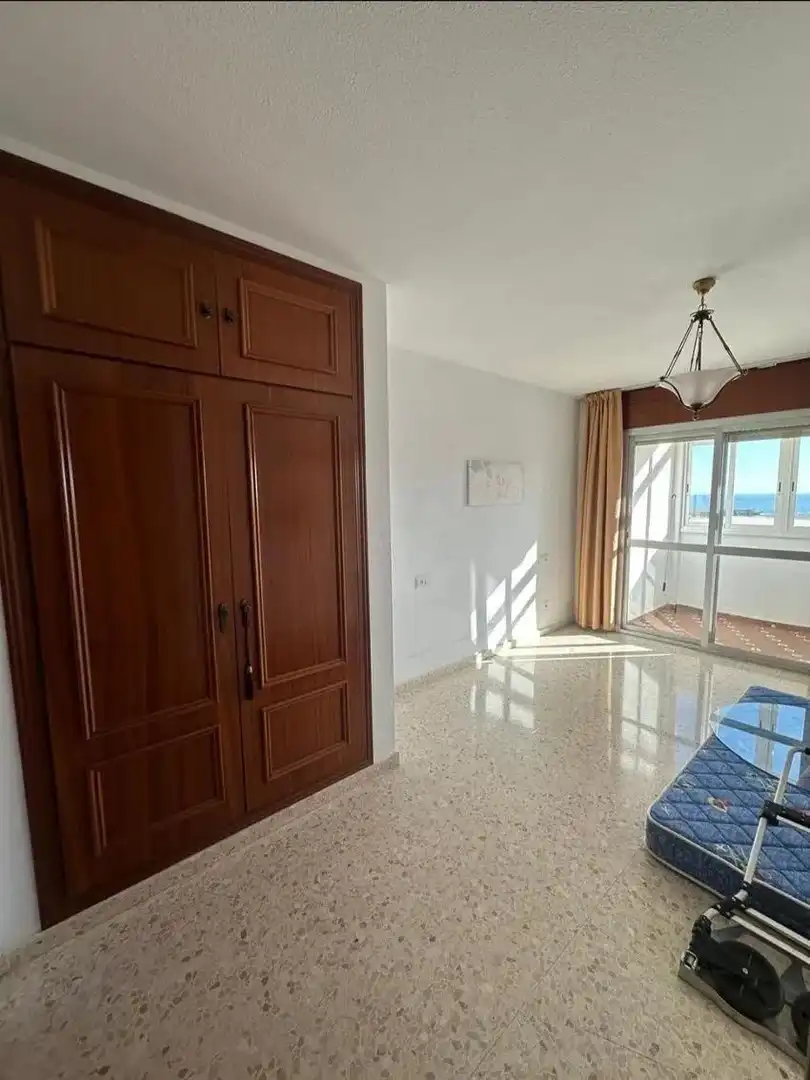 Dormitori de Apartament en venda en Rincón de la Victoria amb Terrassa, Balcó i Piscina comunitària
