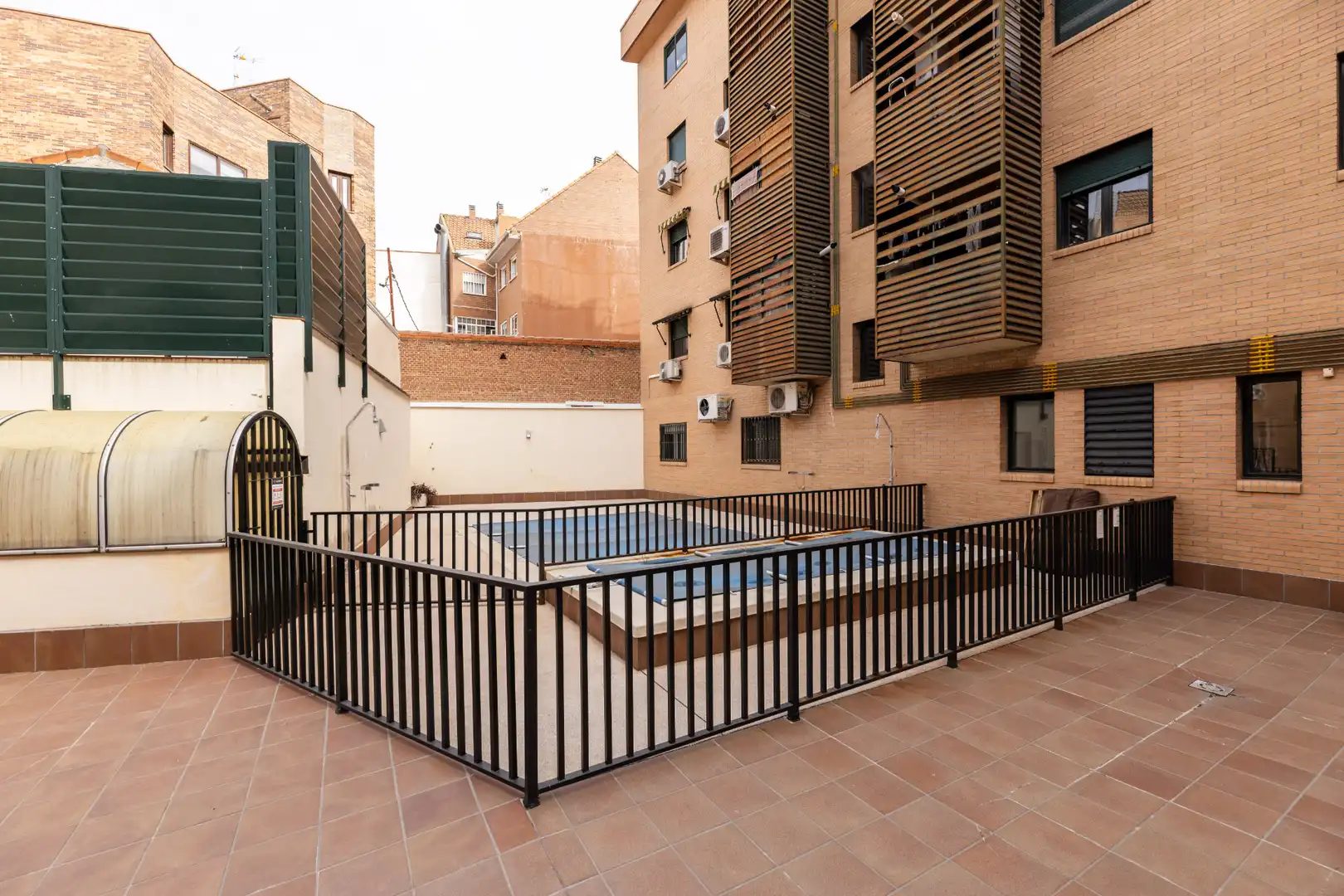 Piscina de Dúplex en venda en Madrid amb Terrassa, Traster i Moblat