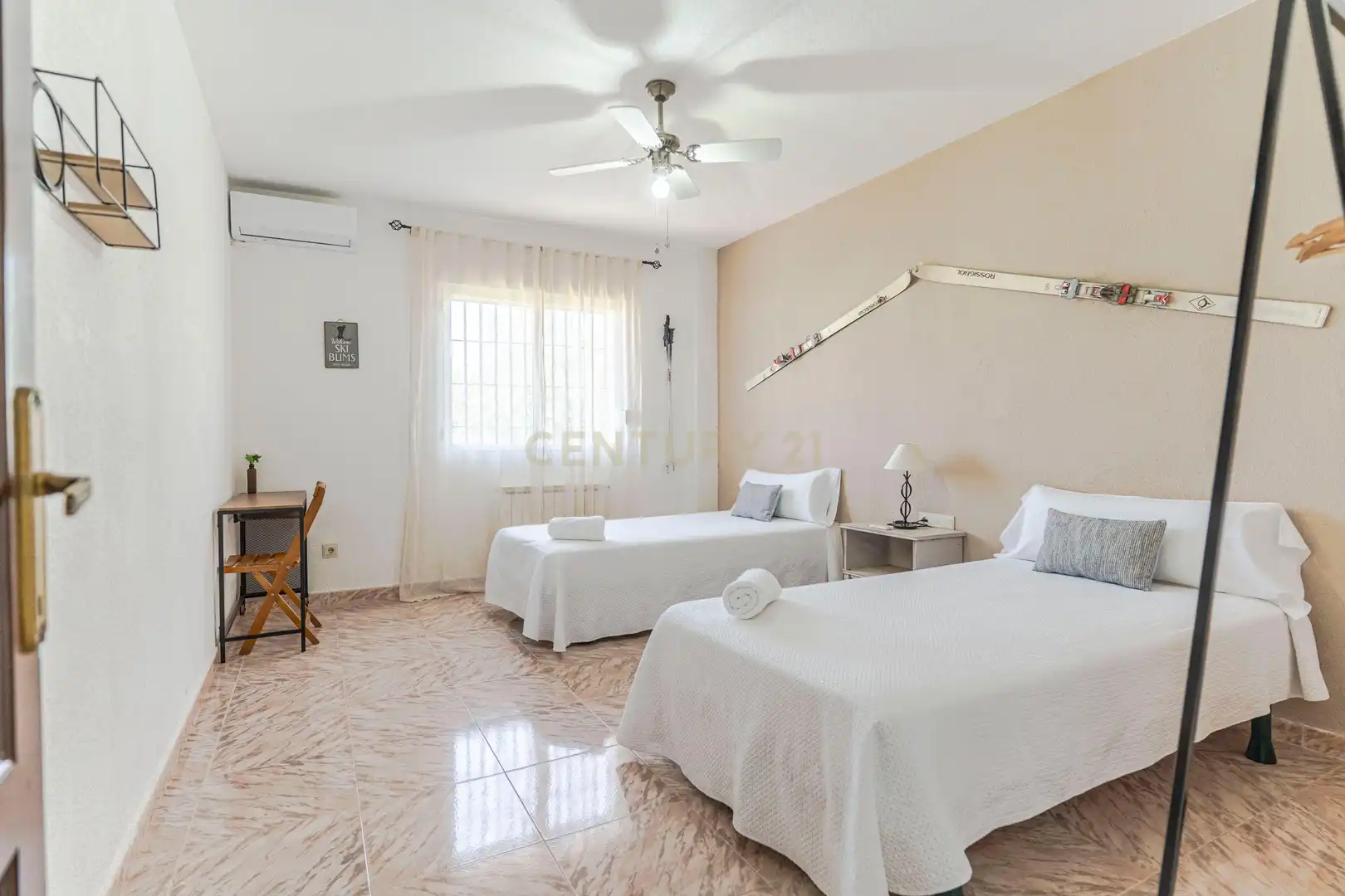 Habitación de Edificio en venta en Gójar