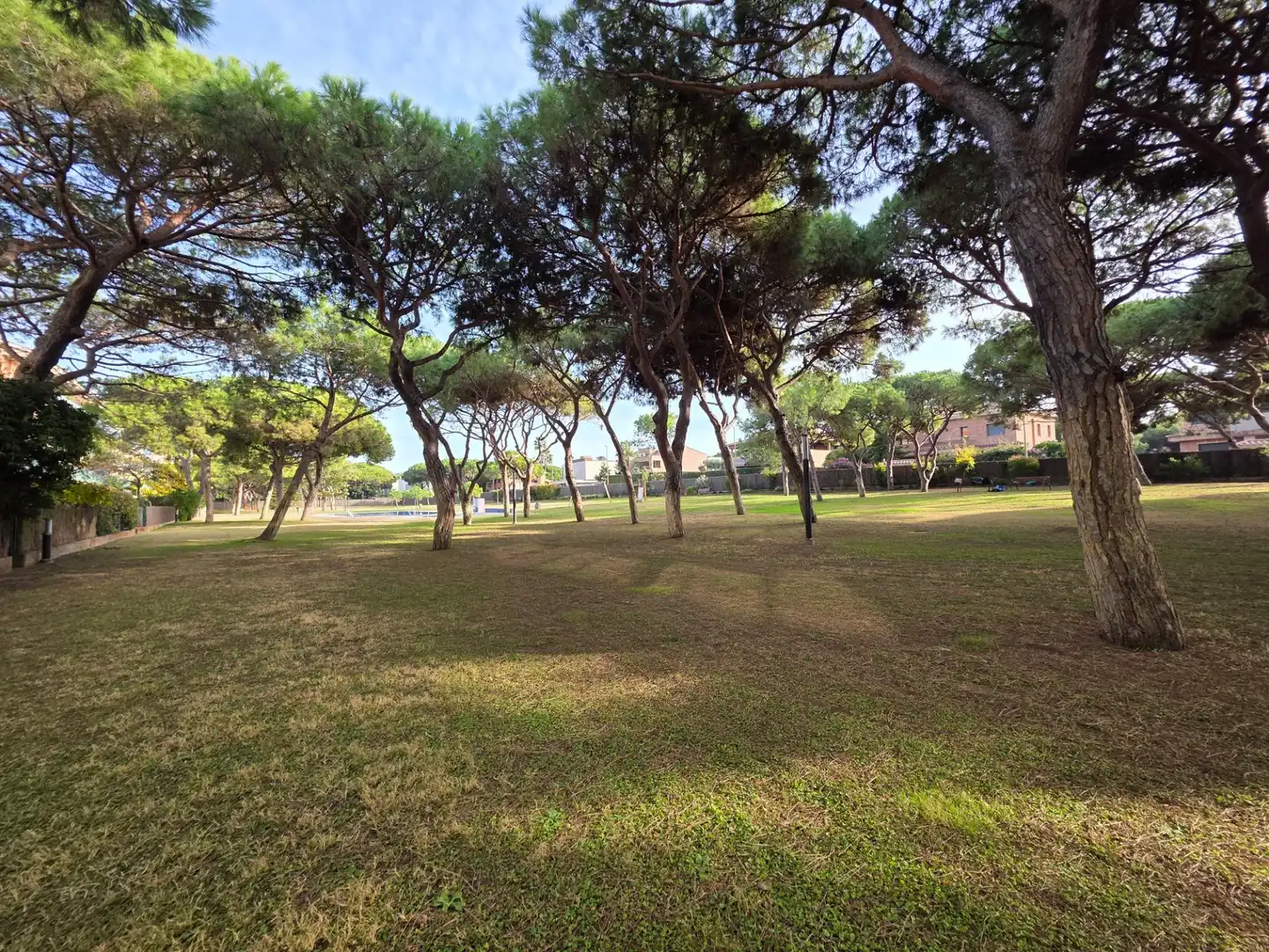 Vista exterior de Àtic en venda en Gavà amb Calefacció, Jardí privat i Terrassa