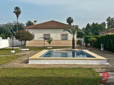 Country house with pool for sale in Almodóvar del Río