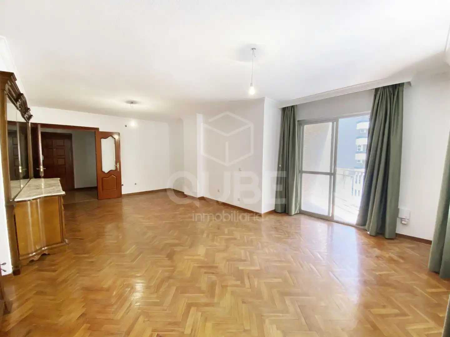 Piso con ascensor en venta en Calle VELEZ MALAGA