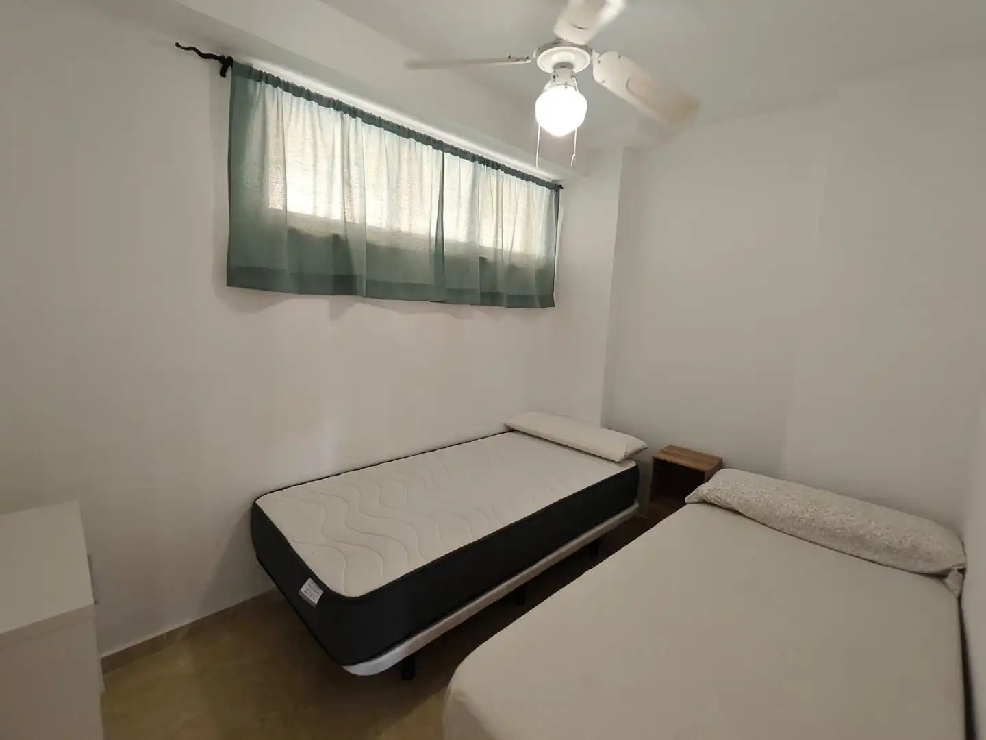 Schlafzimmer von Wohnungen zur Miete in Benalmádena mit Terrasse, Möbliert und Gemeinschaftspool