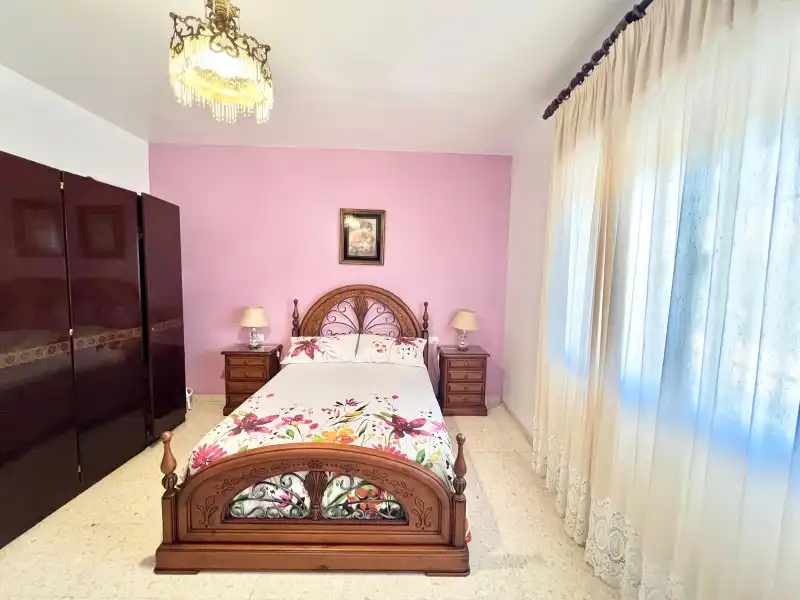 Dormitori de Casa o xalet en venda en Málaga amb Aire condicionat, Terrassa i Moblat