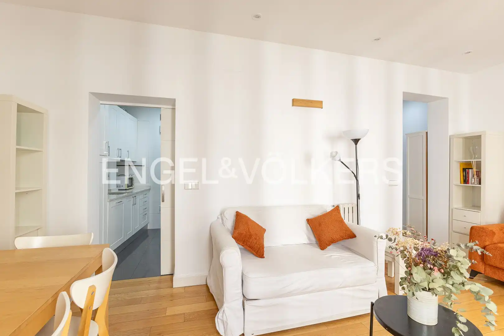 Außenansicht von Wohnung zur Miete in Madrid mit Heizung, Möbliert und Balkon