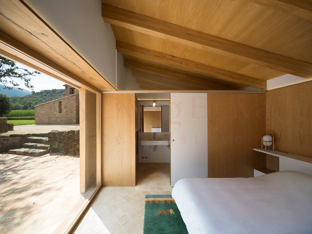 Bedroom of House or chalet to rent in La Vall de Bianya