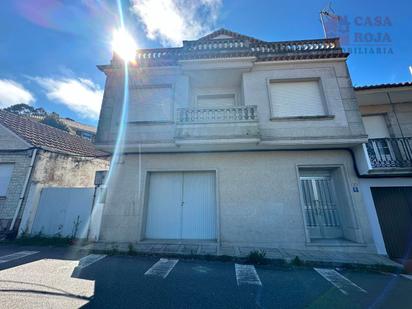 Vista exterior de Casa adosada en venda en Cangas  amb Traster