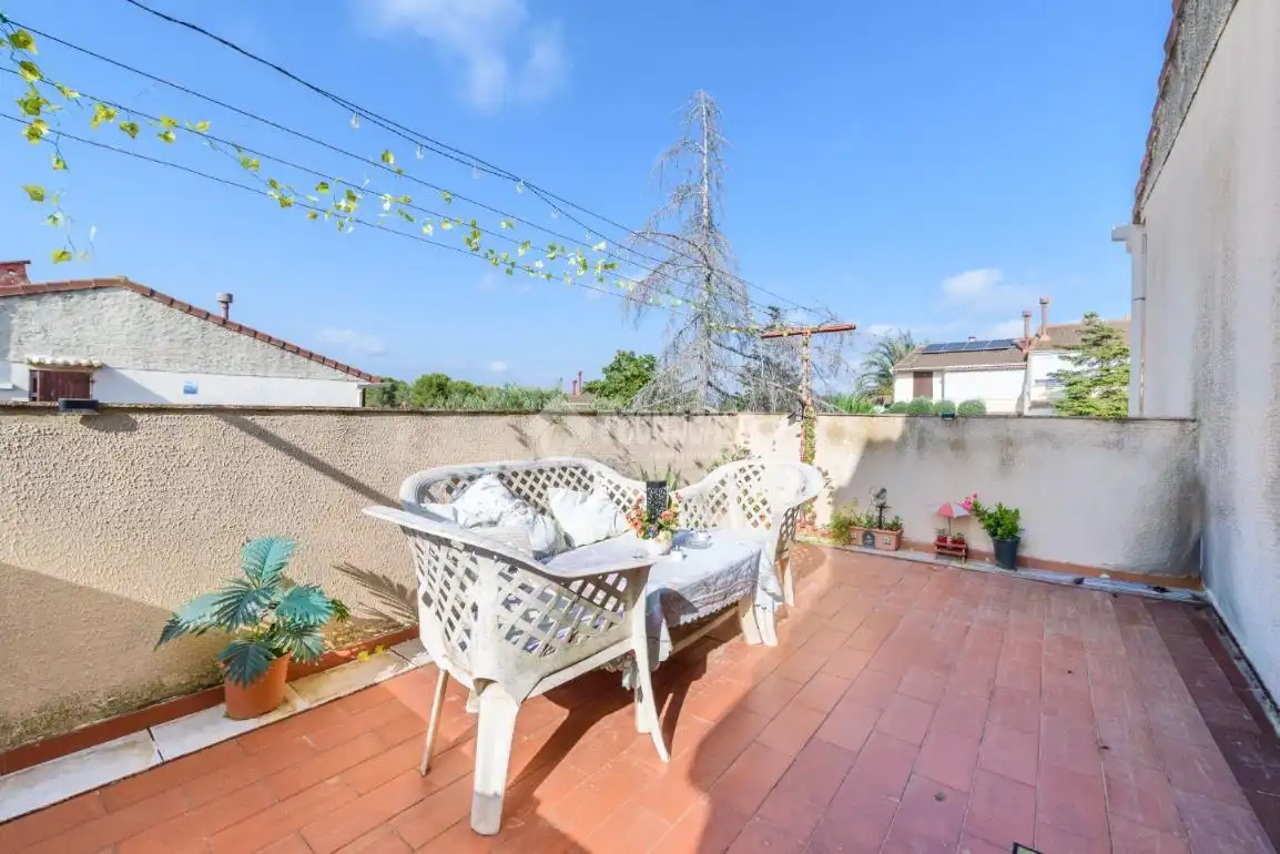 Semi-detached house with terrace for sale in Av. Corts Catalanes, imagen 11