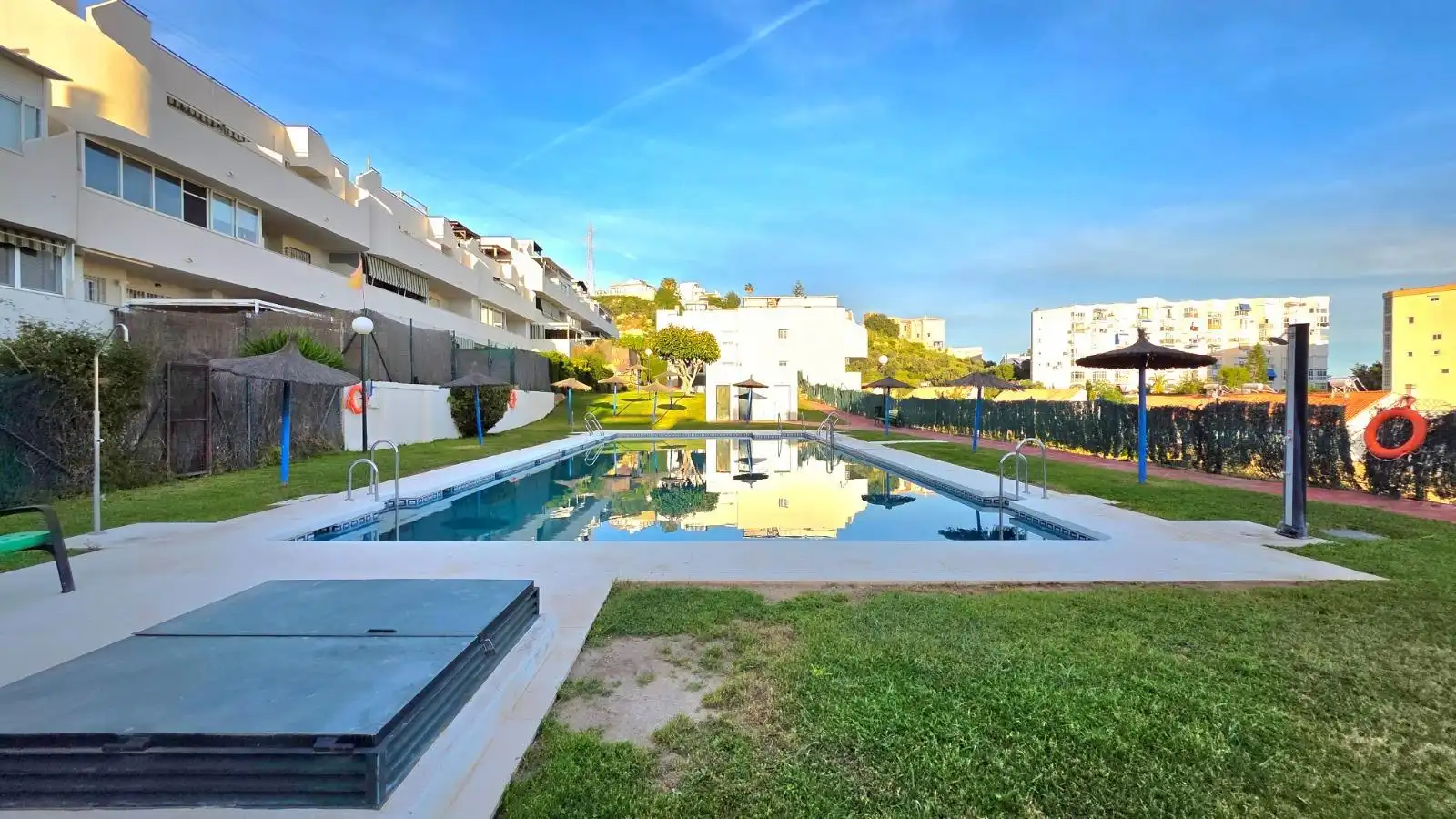 Swimming pool of Flat for sale in Rincón de la Victoria  with Air Conditioner, Terrace and Community pool