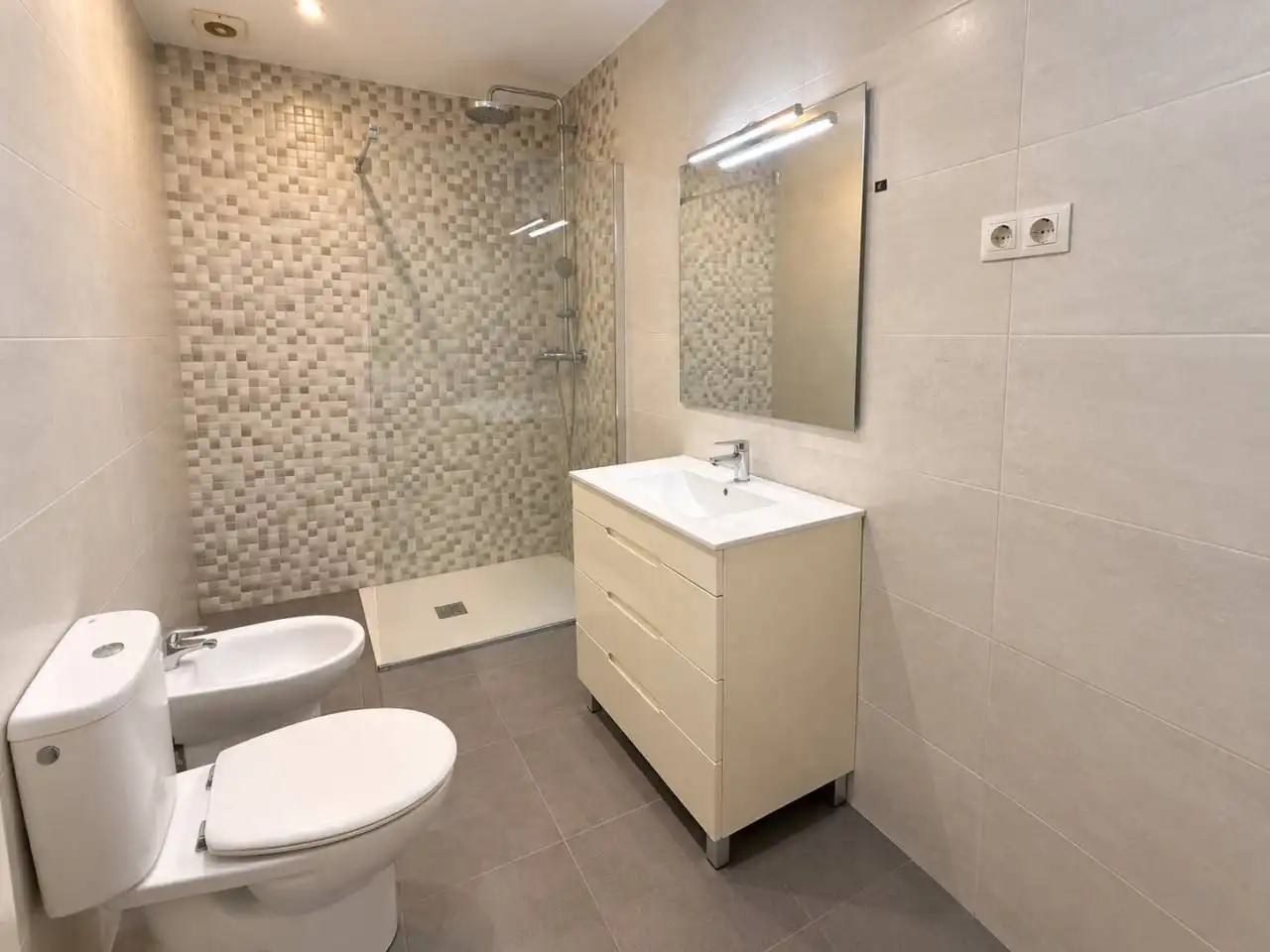 Badezimmer von Haus oder Chalet zum Verkauf in Sabadell mit Heizung, Privatgarten und Terrasse