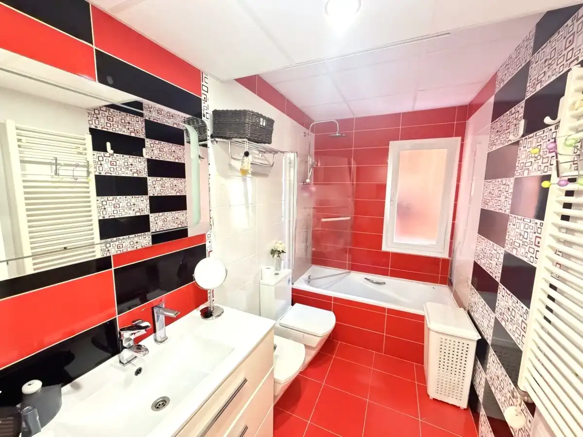 Bathroom of Flat for sale in Alcalá de Henares  with Air Conditioner and Heating