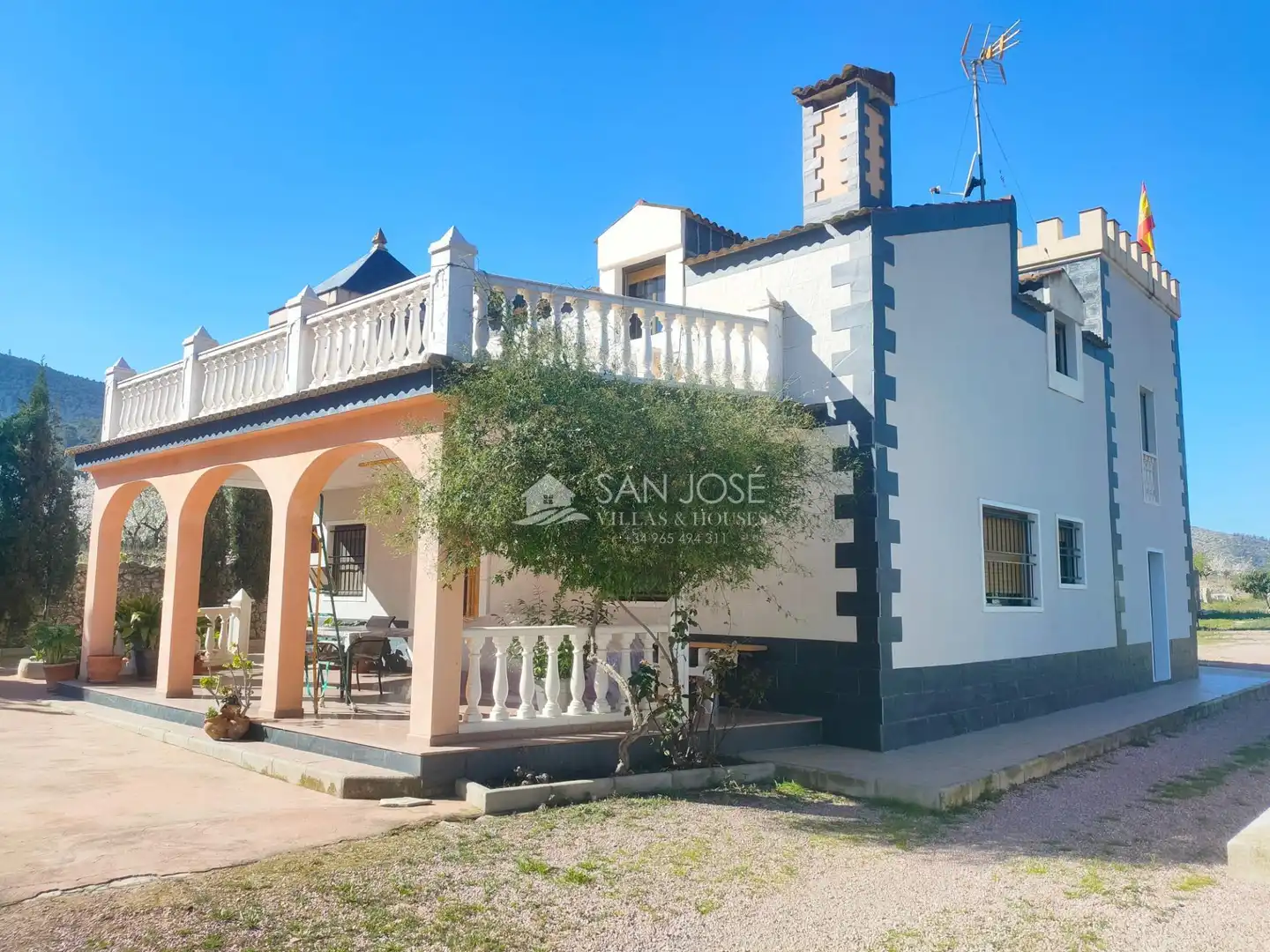 Chalet con piscina en venta en Hondón de las Nieves / El Fondó de les Neus, imagen 2