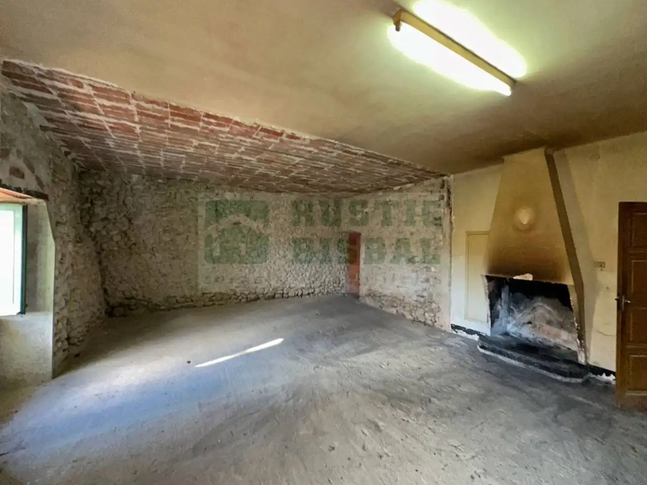 Finca rústica en venta en Bàscara con Jardín privado