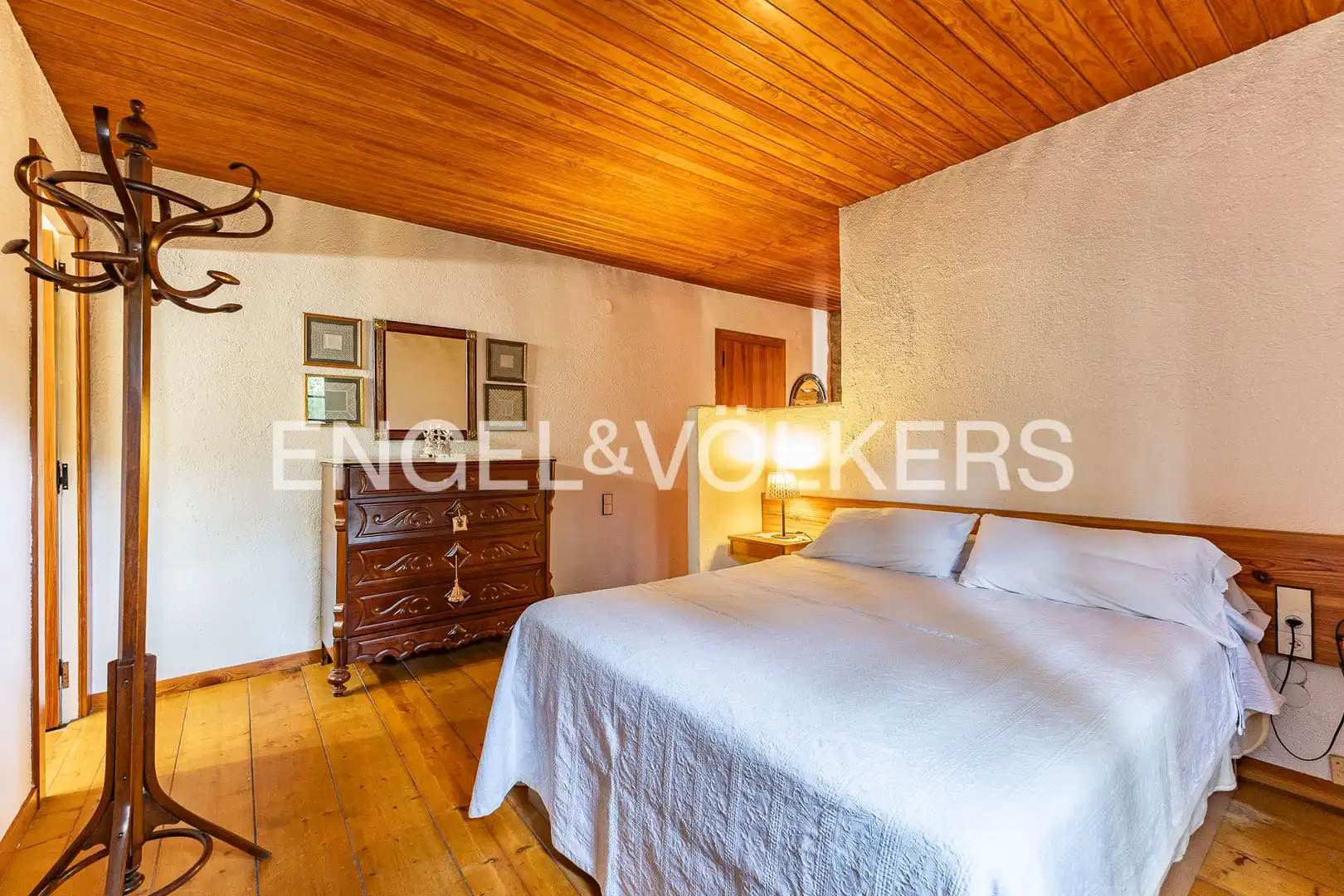 Dormitori de Casa o xalet en venda en Castellar del Vallès amb Calefacció, Jardí privat i Terrassa