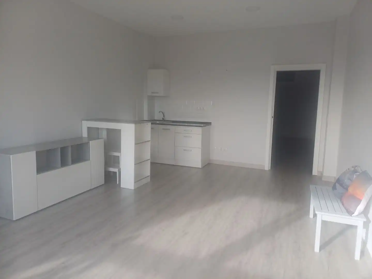 Schlafzimmer von Büro zur Miete in Santander mit Terrasse und Balkon