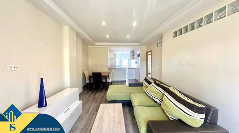 Apartamento con terraza en la provincia de Alicante, en la ciudad de Orihuela Costa. 3 habitaciones | 67 m² | A 800 metros del mar