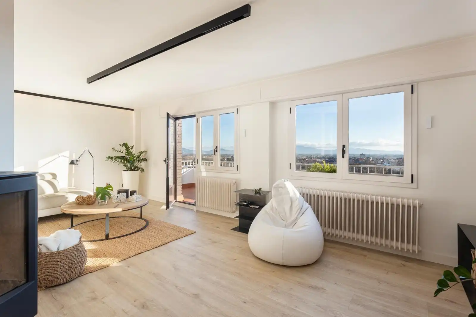 Sala de estar de Ático en venta en Figueres con Terraza y Amueblado