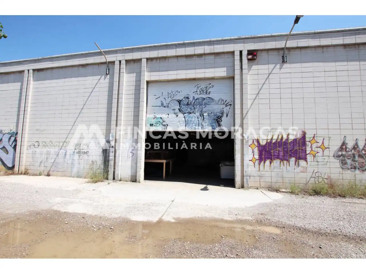 Vista exterior de Nave industrial de alquiler en Sant Cugat del Vallès
