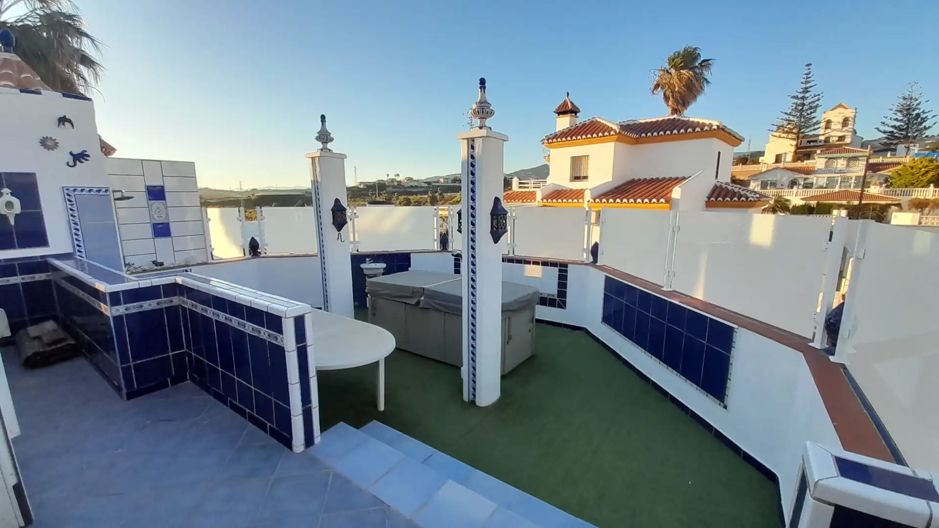 Terrassa de Casa o xalet en venda en Vélez-Málaga amb Aire condicionat, Calefacció i Jardí privat