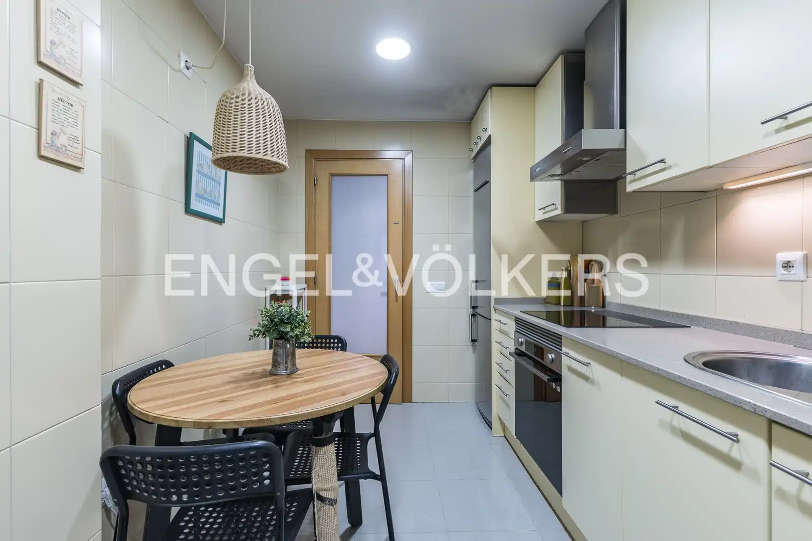 Küche von Wohnung zum Verkauf in Sant Cugat del Vallès mit Klimaanlage, Heizung und Parkett