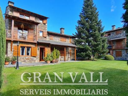 Vista exterior de Casa adosada en venda en Fontanals de Cerdanya amb Calefacció, Terrassa i Forn