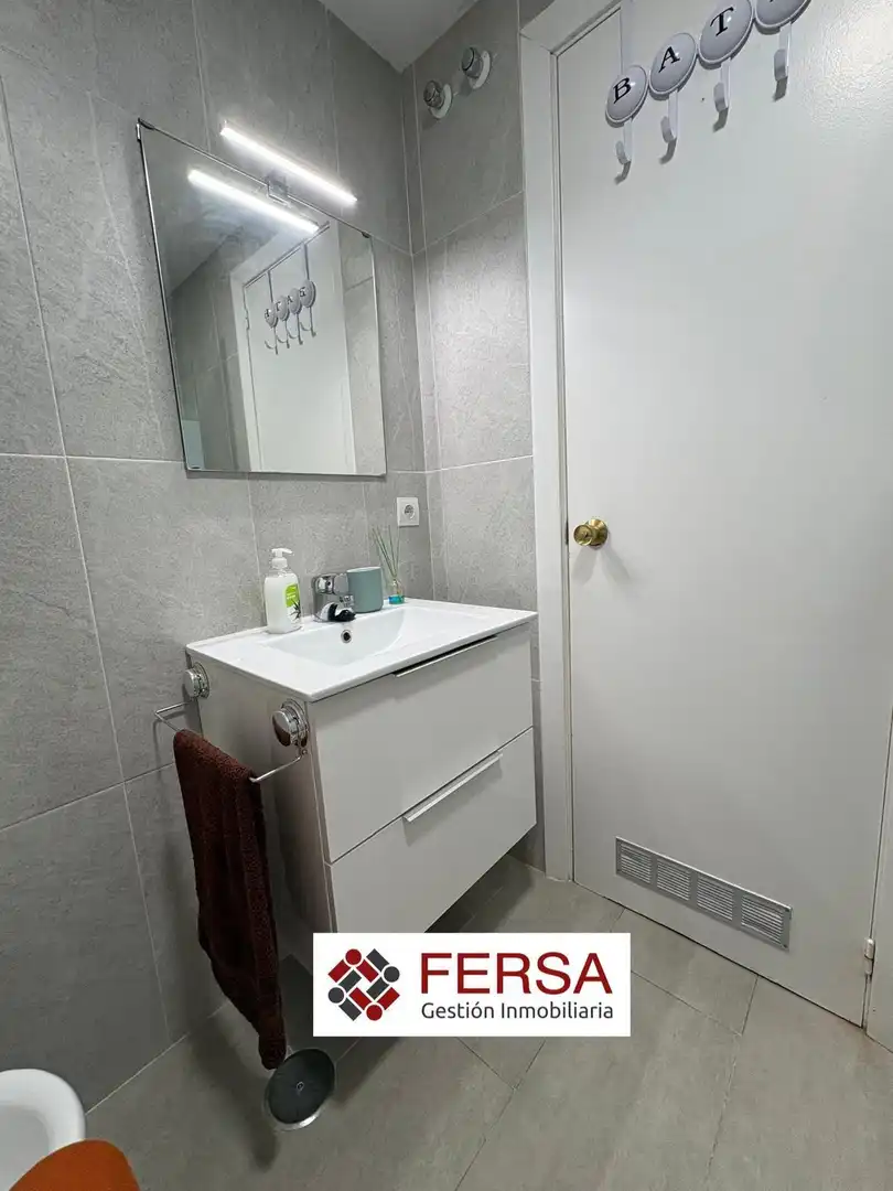 Bathroom of Flat for rent in El Puerto de Santa María  with Air Conditioner, Private garden and Furnished