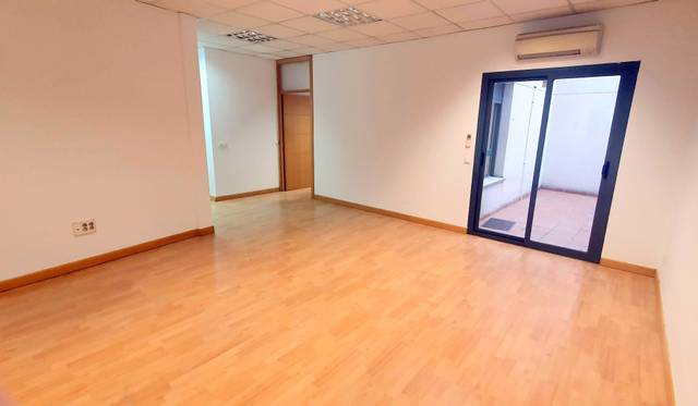 Oficina en Alquiler en N/A, -1 en Estación