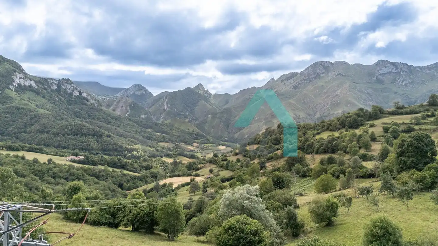 Casa o chalet en venta en Sobrescobio con Calefacción, Jardín privado y Terraza
