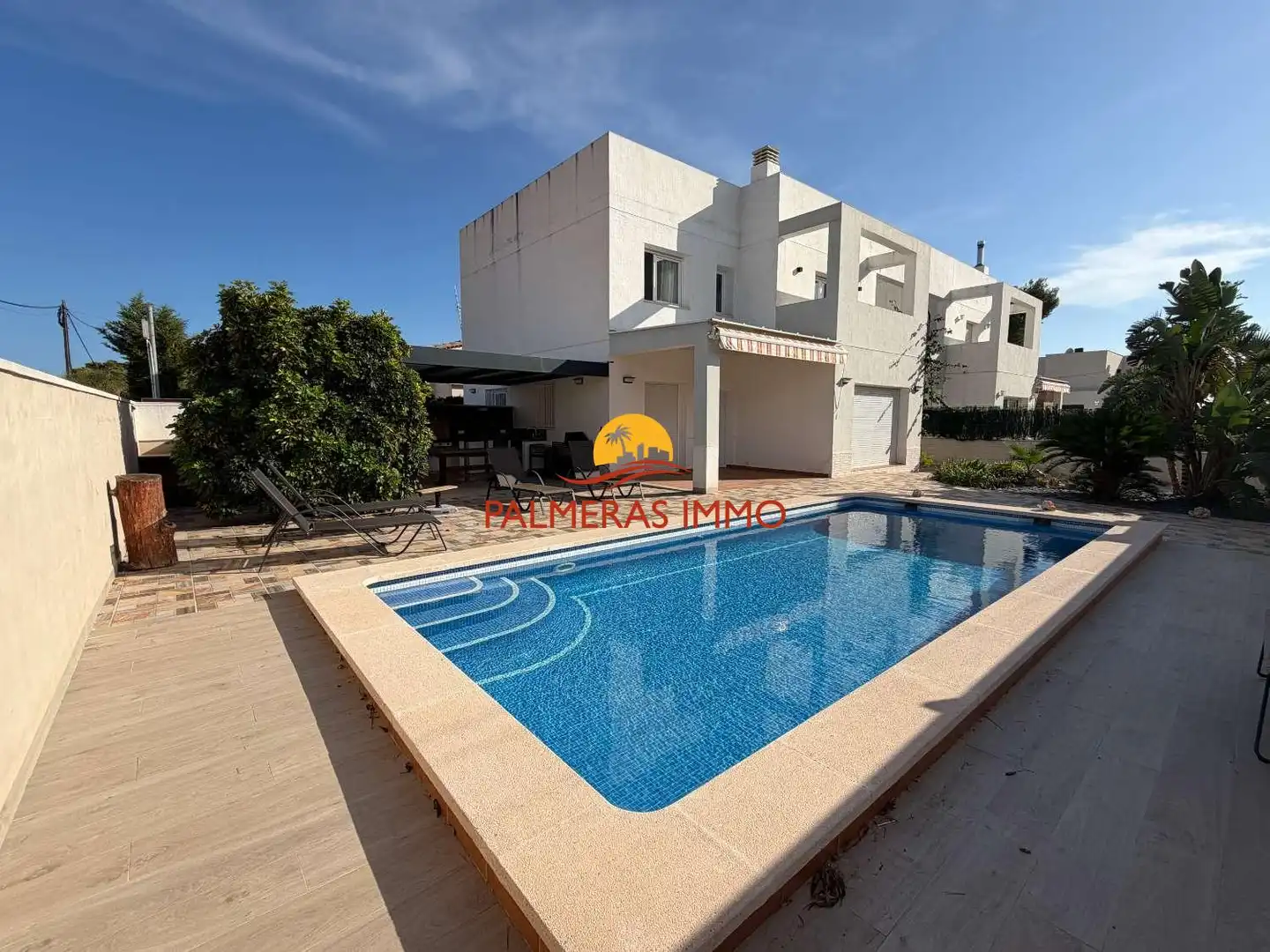 Xalet amb piscina en venda a Les Tres Cales