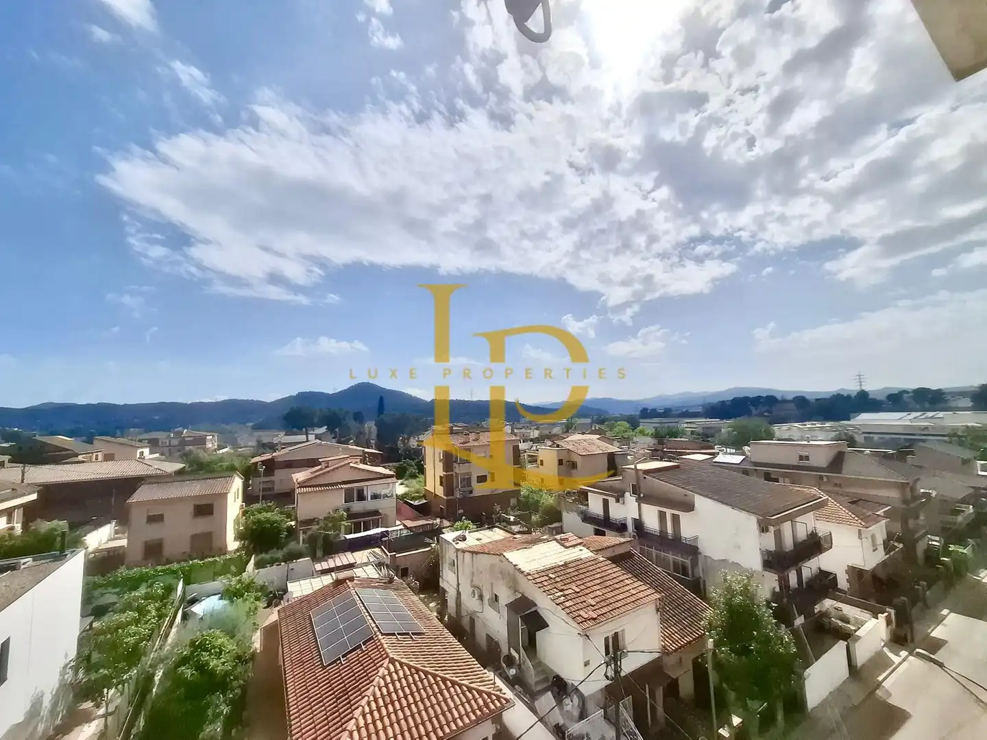 Vista exterior de Piso en venta en Rubí con Calefacción, Amueblado y Horno