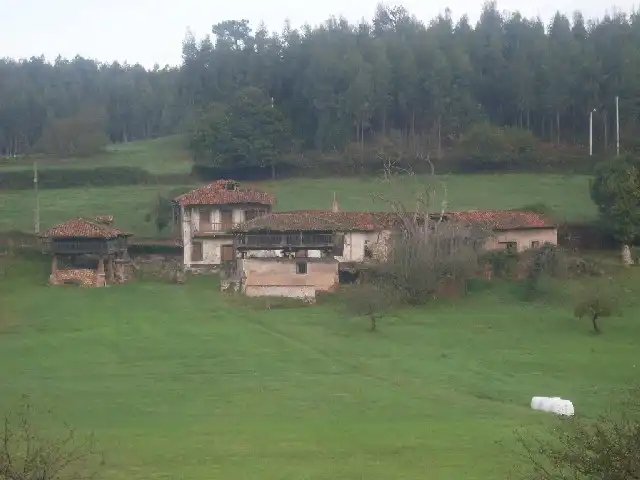 Casa en venda a Barrio Castiello 8