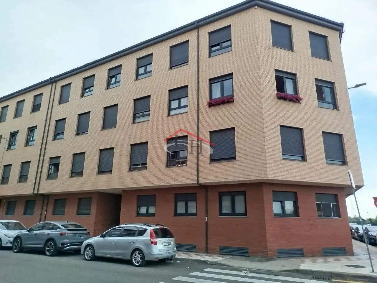 Außenansicht von Wohnungen zur Miete in Villaquilambre mit Heizung, Parkett und Terrasse