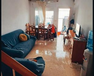 Sala d'estar de Casa adosada de lloguer en Chipiona amb Terrassa i Balcó