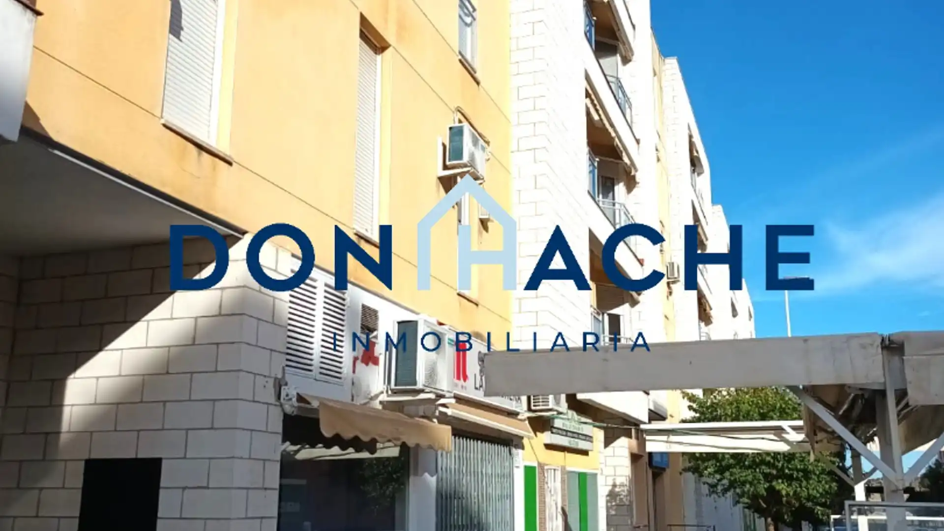 Exterior view of Flat for sale in Mérida  with Terrace, Storage room and Alarm