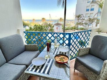 Mini appartamento con balcone in vendita a Estepona Pueblo