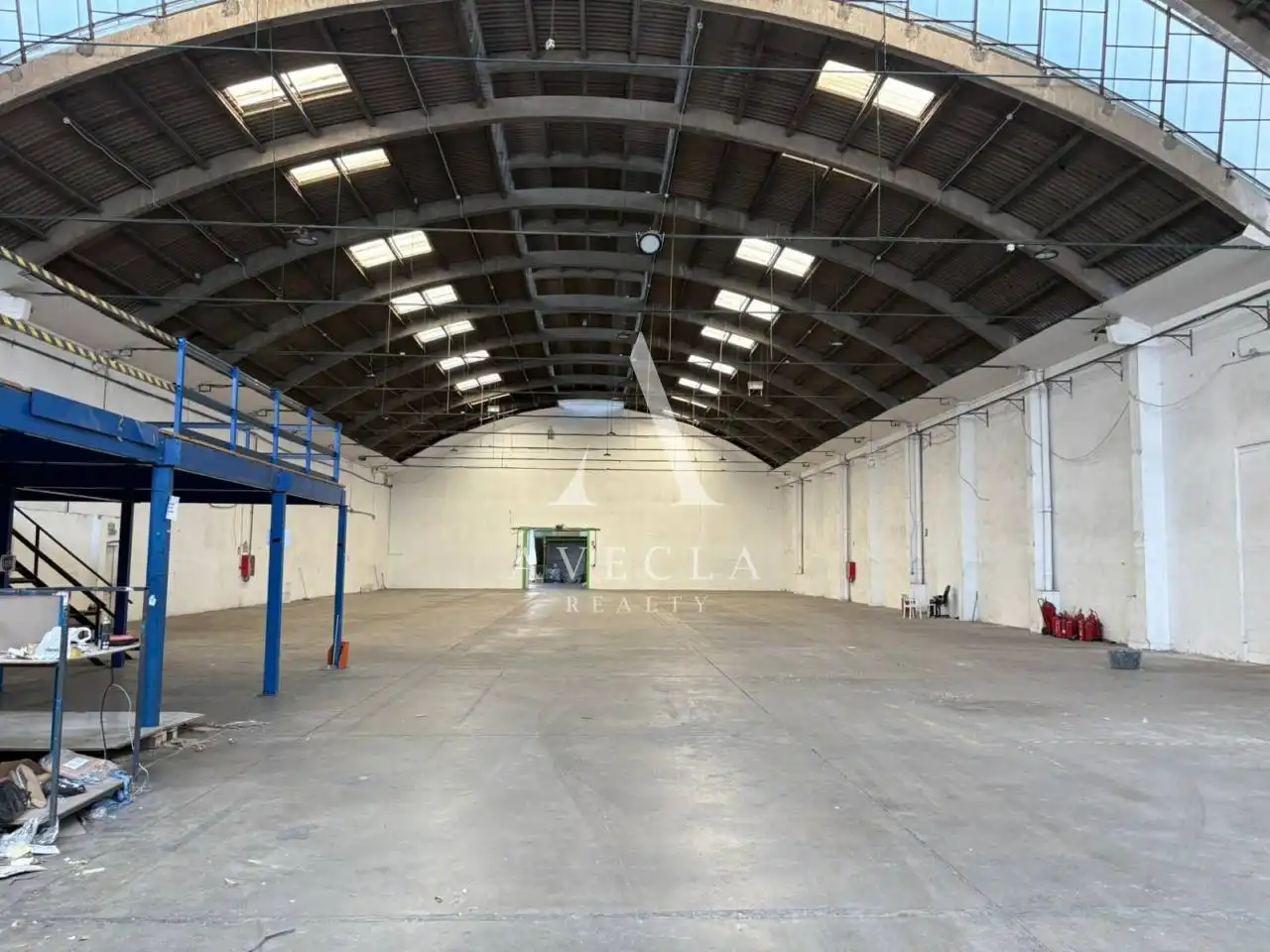 Nave industrial in affitto a Calle Cromo 72