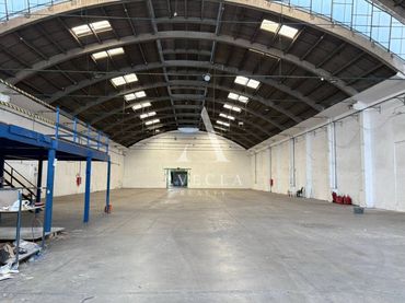 Nau industrial de lloguer a Calle Cromo 72