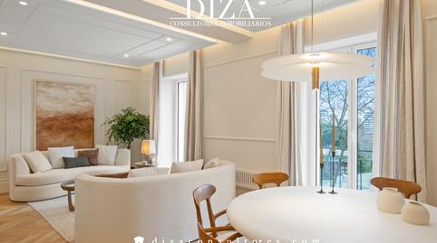 Foto 2 de Piso en venta en De Los Reyes Magos, Niño Jesús,  Madrid Capital