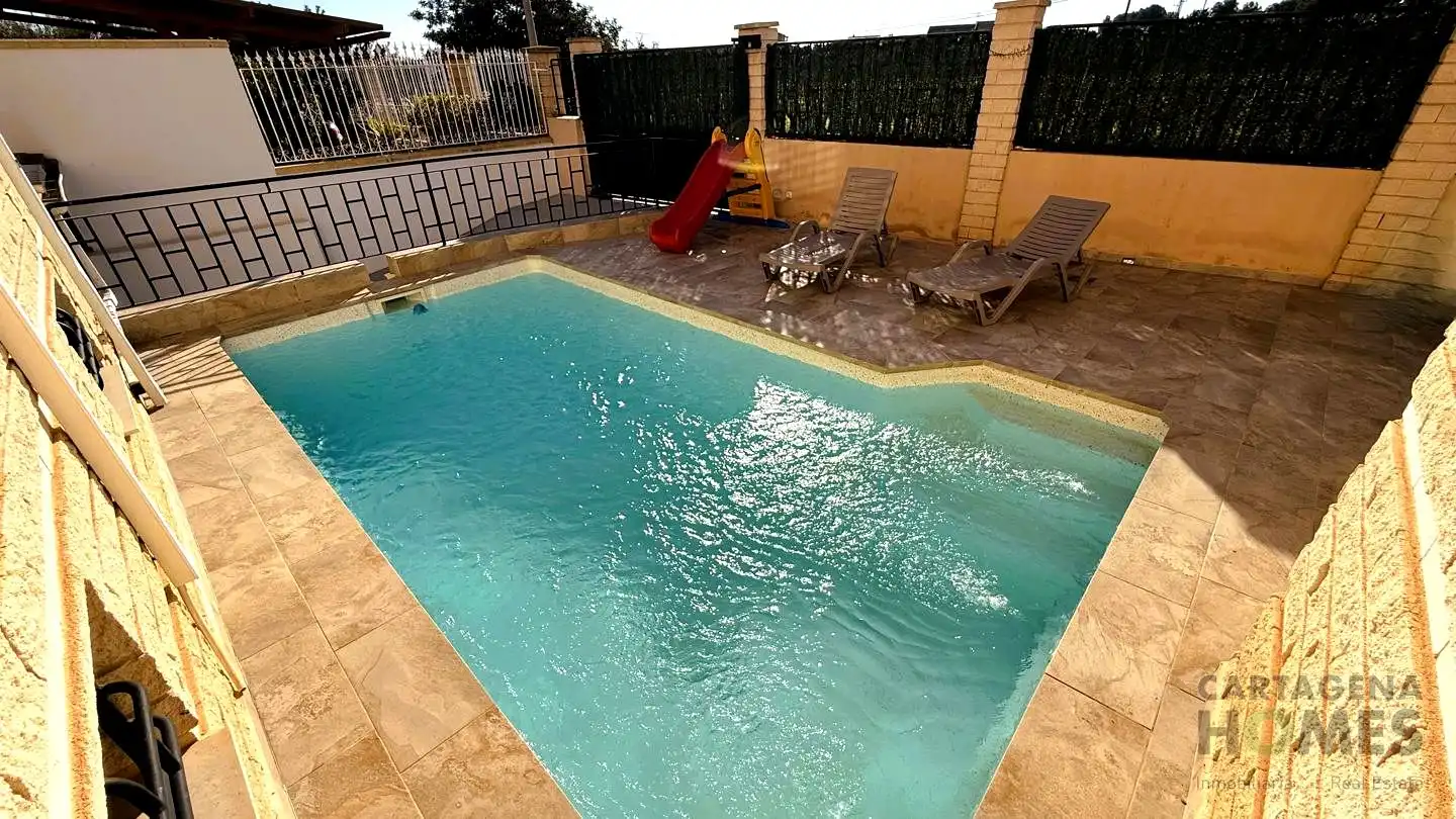 Piscina de Casa adosada en venta en Cartagena con Aire acondicionado, Jardín privado y Parquet