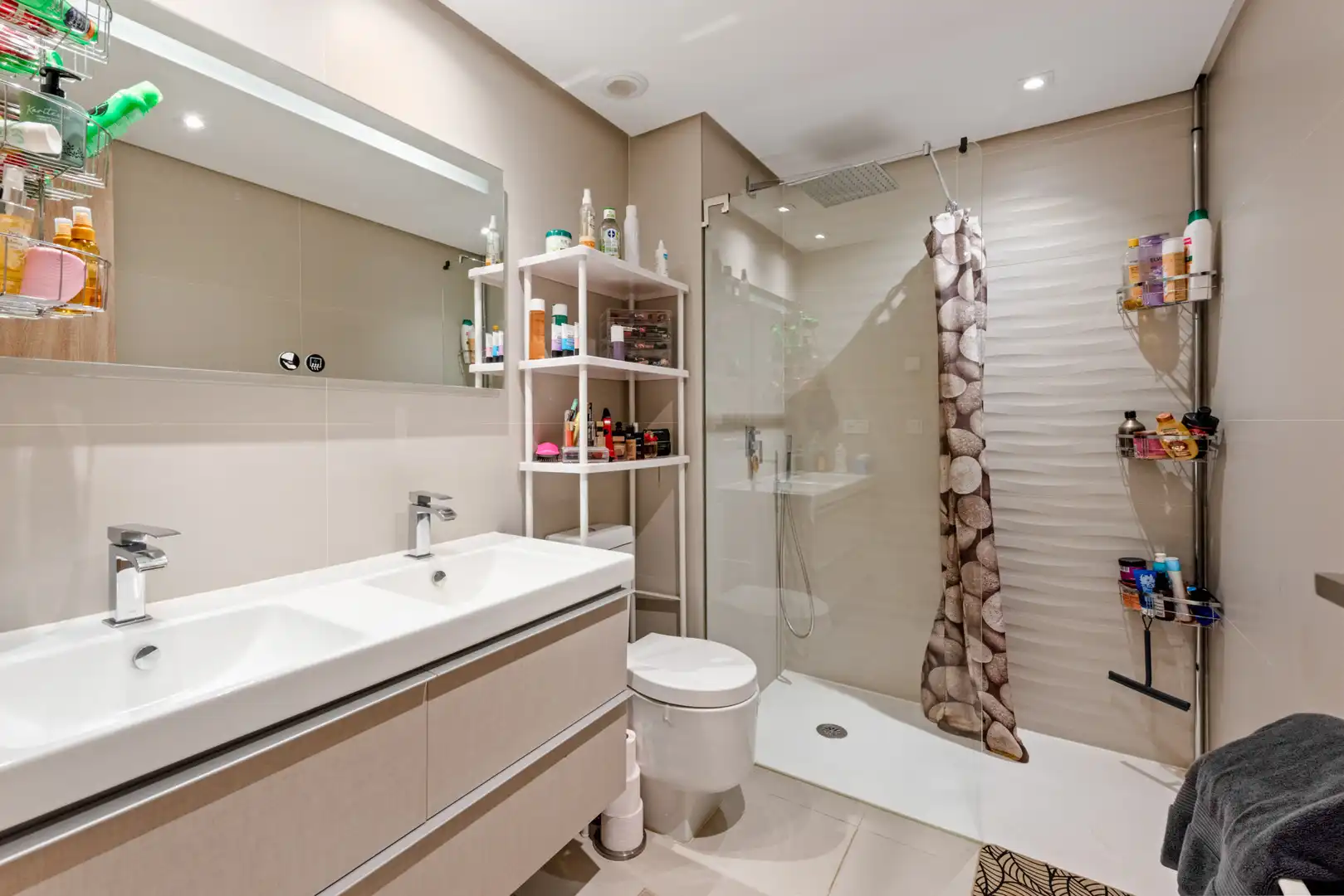 Baño de Apartamento en venta en Benahavís con Aire acondicionado, Terraza y Piscina
