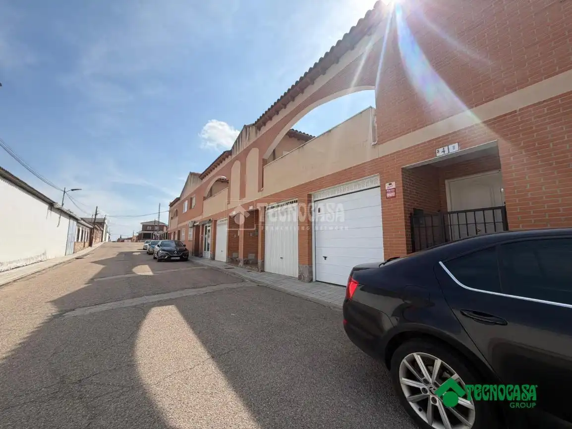 Vista exterior de Casa adosada en venta en Rielves con Aire acondicionado, Calefacción y Jardín privado