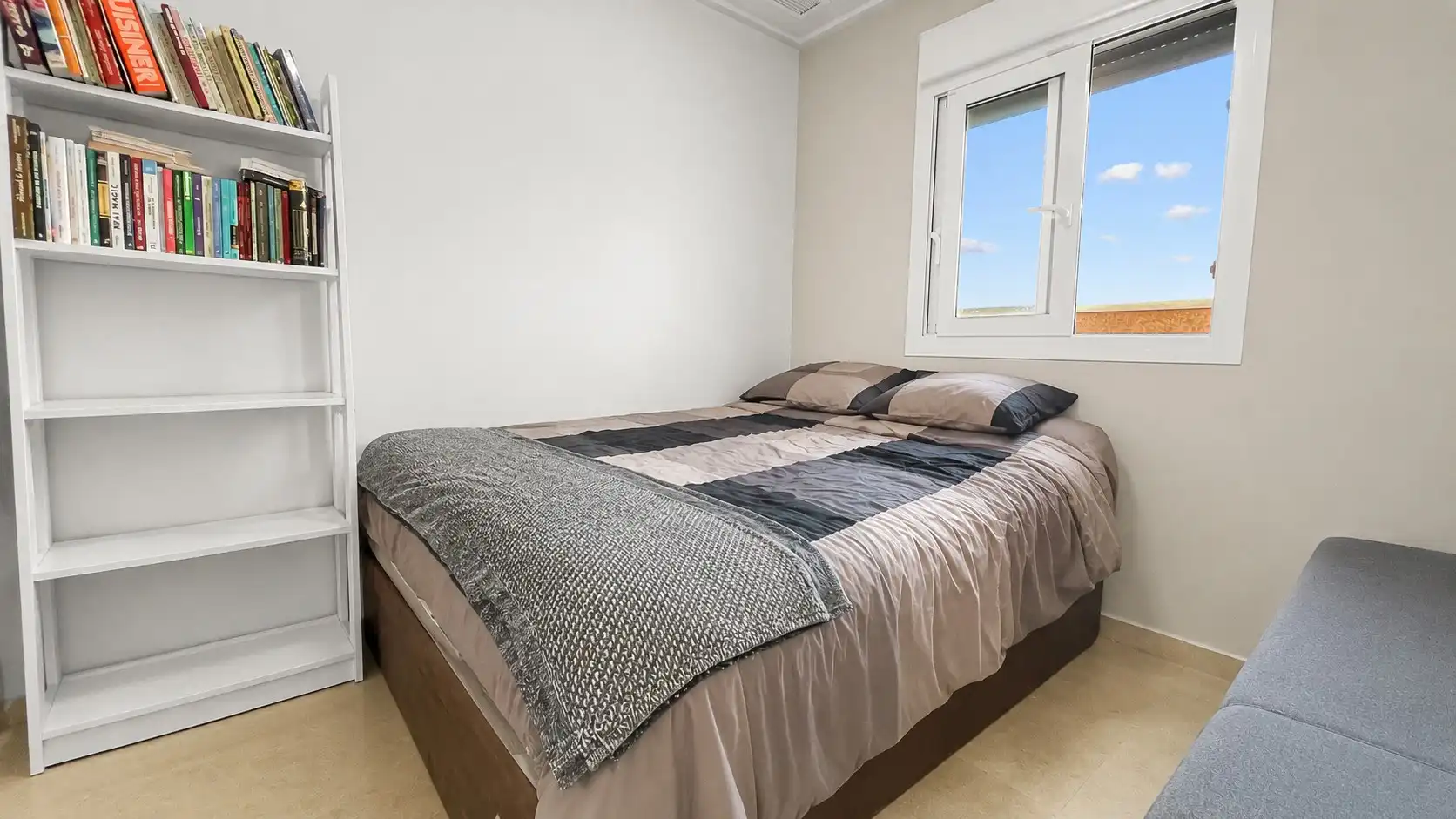 Dormitori de Apartament en venda en Guardamar del Segura amb Aire condicionat, Piscina i Forn