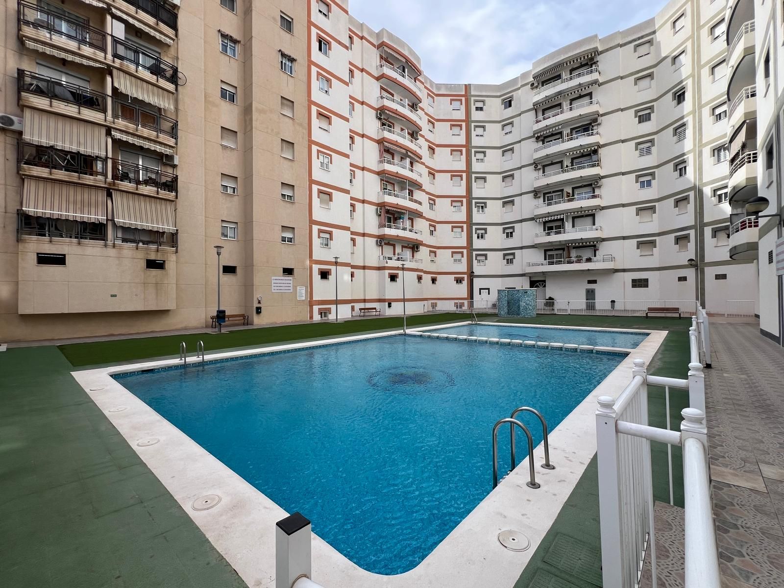 Piscina de Pis en venda en San Vicente del Raspeig / Sant Vicent del Raspeig