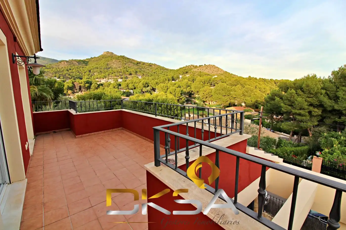 Vista exterior de Casa o xalet en venda en Benicasim / Benicàssim amb Aire condicionat, Calefacció i Jardí privat