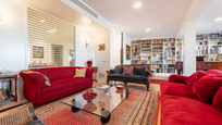 Sala d'estar de Apartament en venda en  Madrid Capital amb Aire condicionat, Calefacció i Terrassa