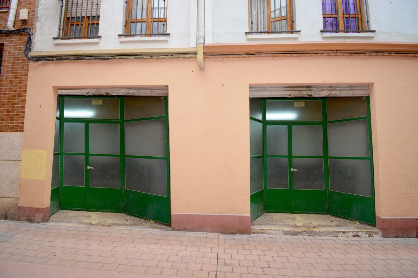 Exterior view of Premises for sale in  Zaragoza Capital