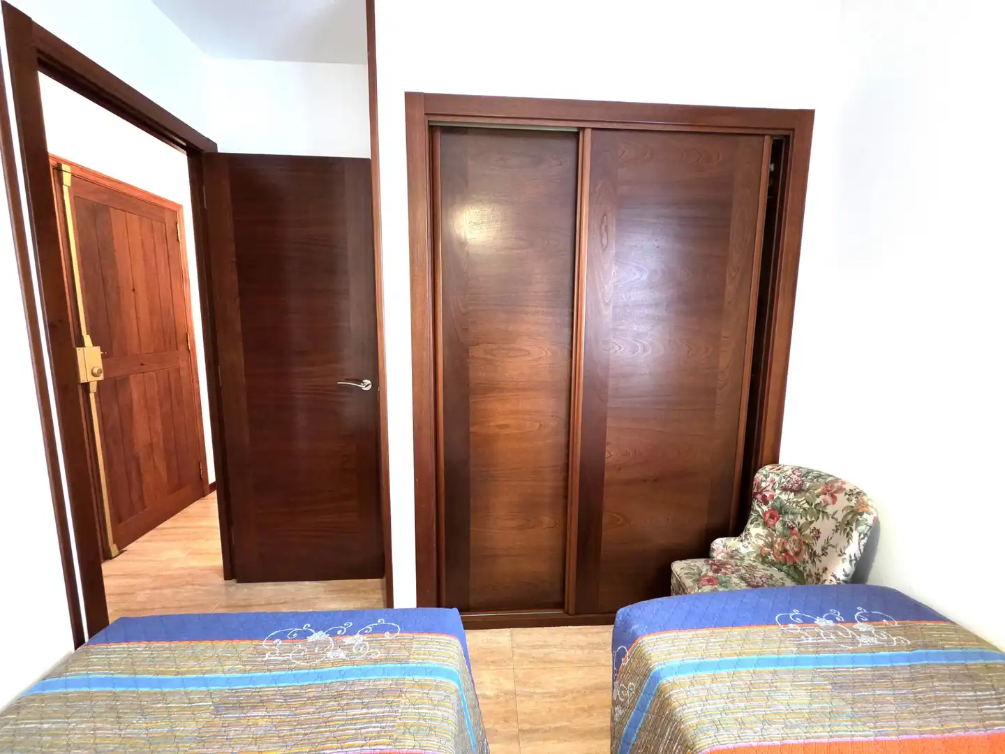 Schlafzimmer von Wohnungen zur Miete in Sanxenxo mit Terrasse, Möbliert und Ofen