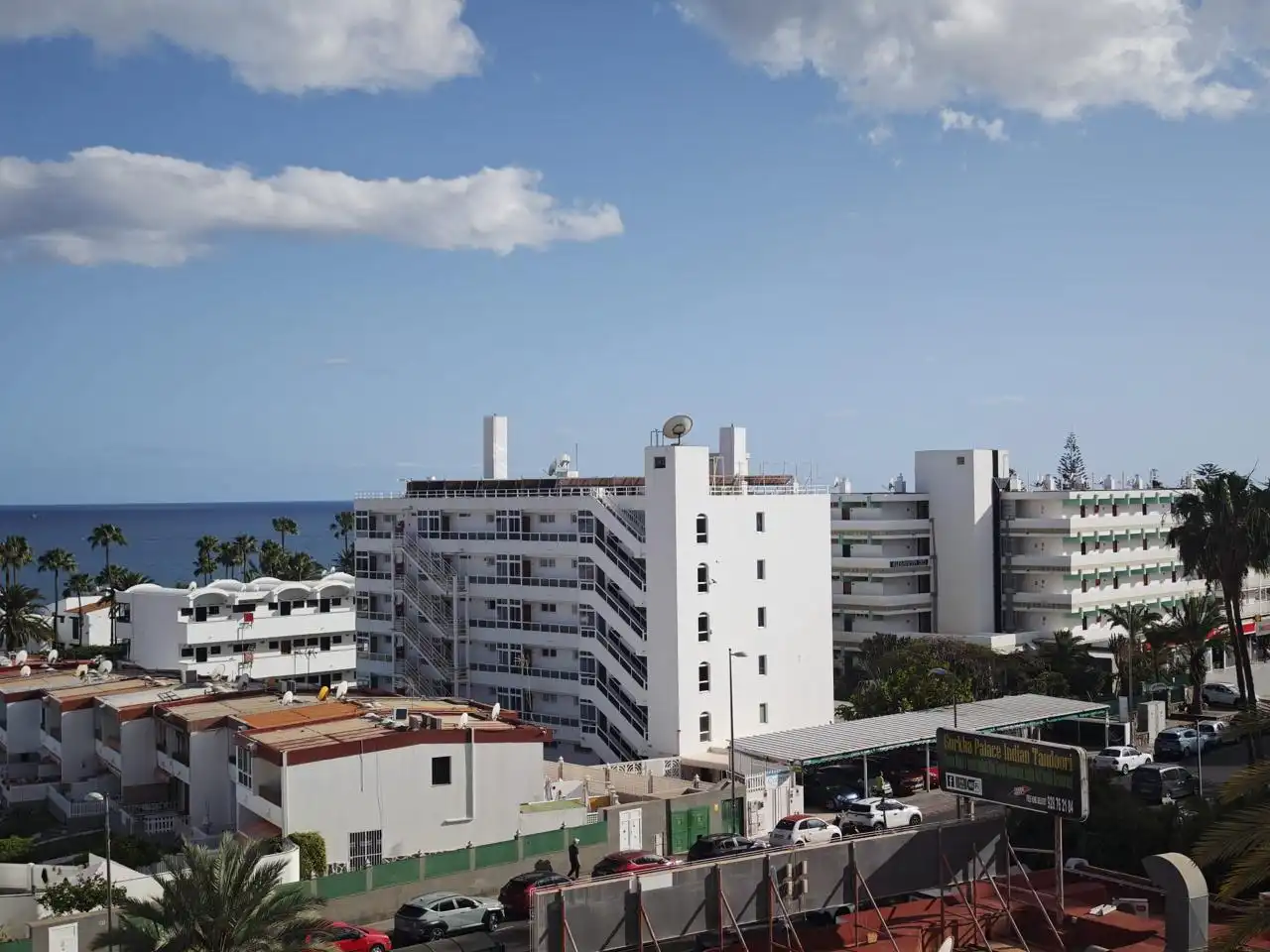 Außenansicht von Wohnungen zur Miete in San Bartolomé de Tirajana mit Terrasse, Schwimmbad und Möbliert
